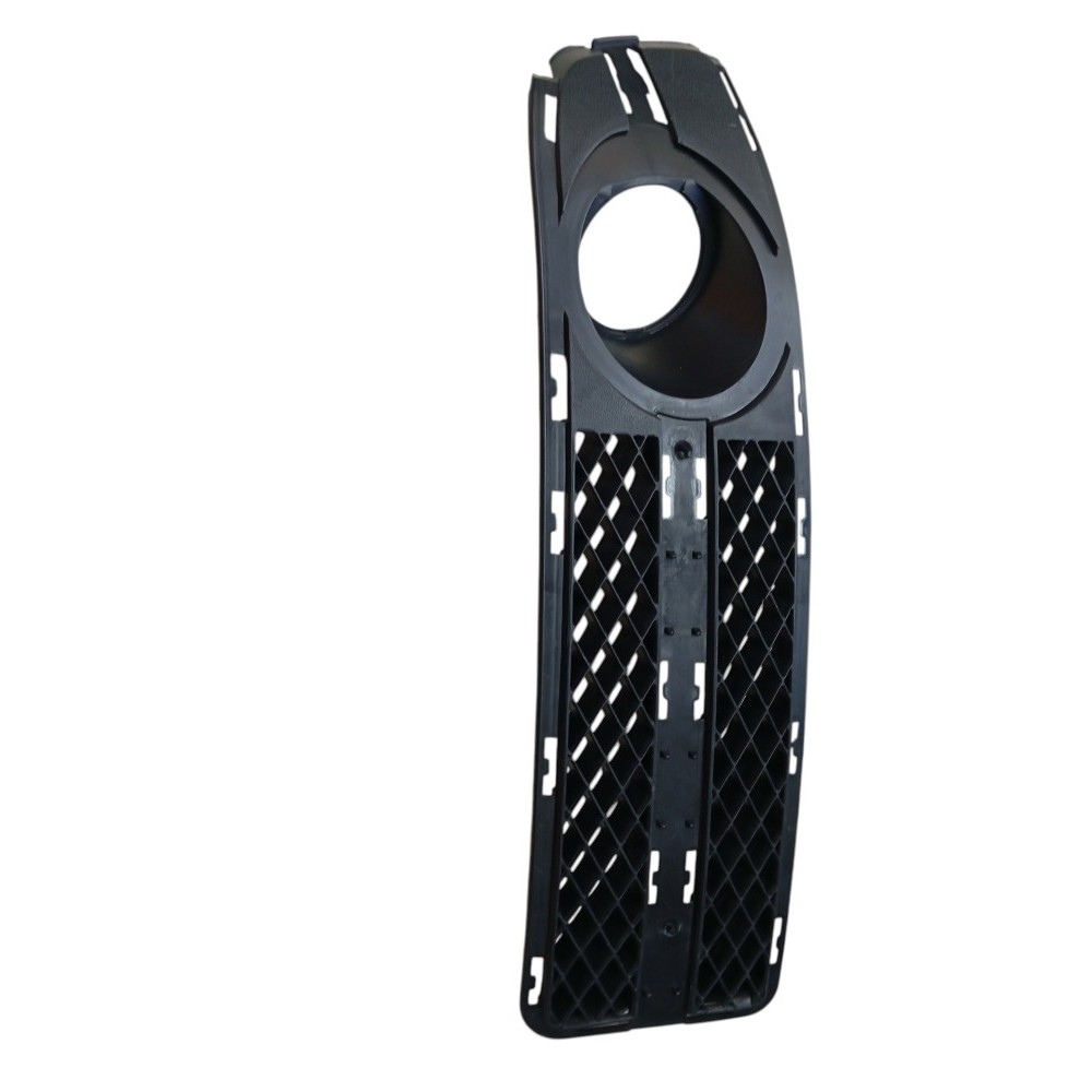 Moldura Da Grade Inferior Para-choque Direito Vw Saveiro 02