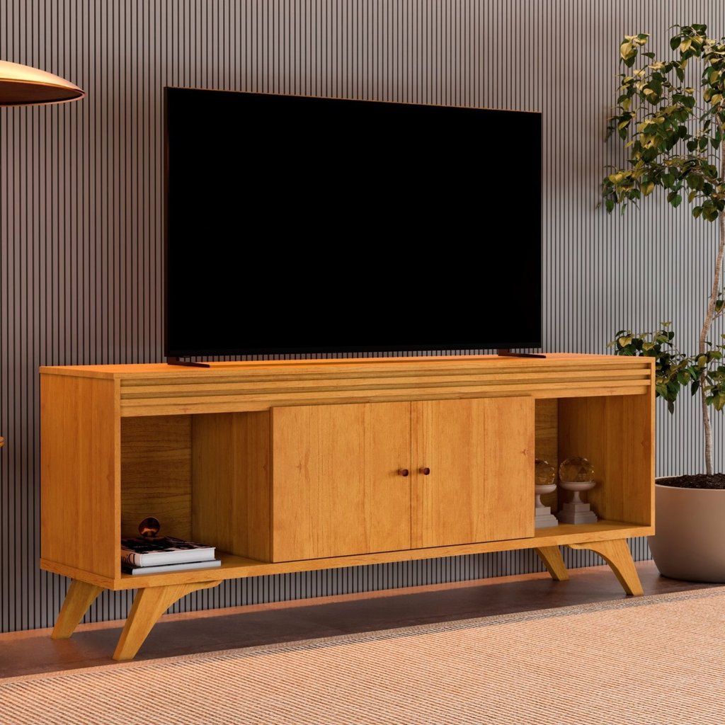 Rack Ripado para TV até 65 Polegadas 100% MDF 160cm Pés em Madeira Maciça 2 Portas Madrid Marrom Naturalle Naturalle