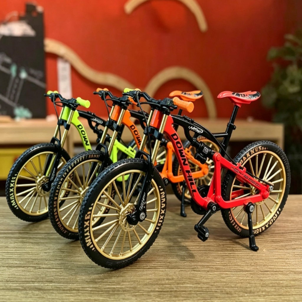 Modelo em miniatura de uma bicicleta de downhill | Simulação de amortecimento