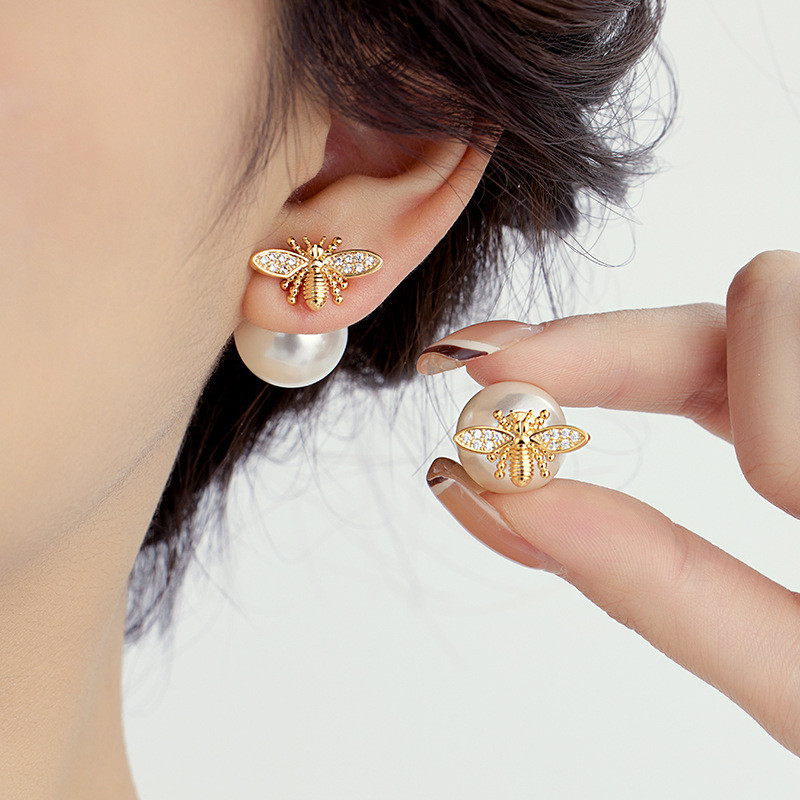Brincos de Argola com Pérola Animal - Prata 925 Banhado a Ouro 18K Design Abelha Elegante