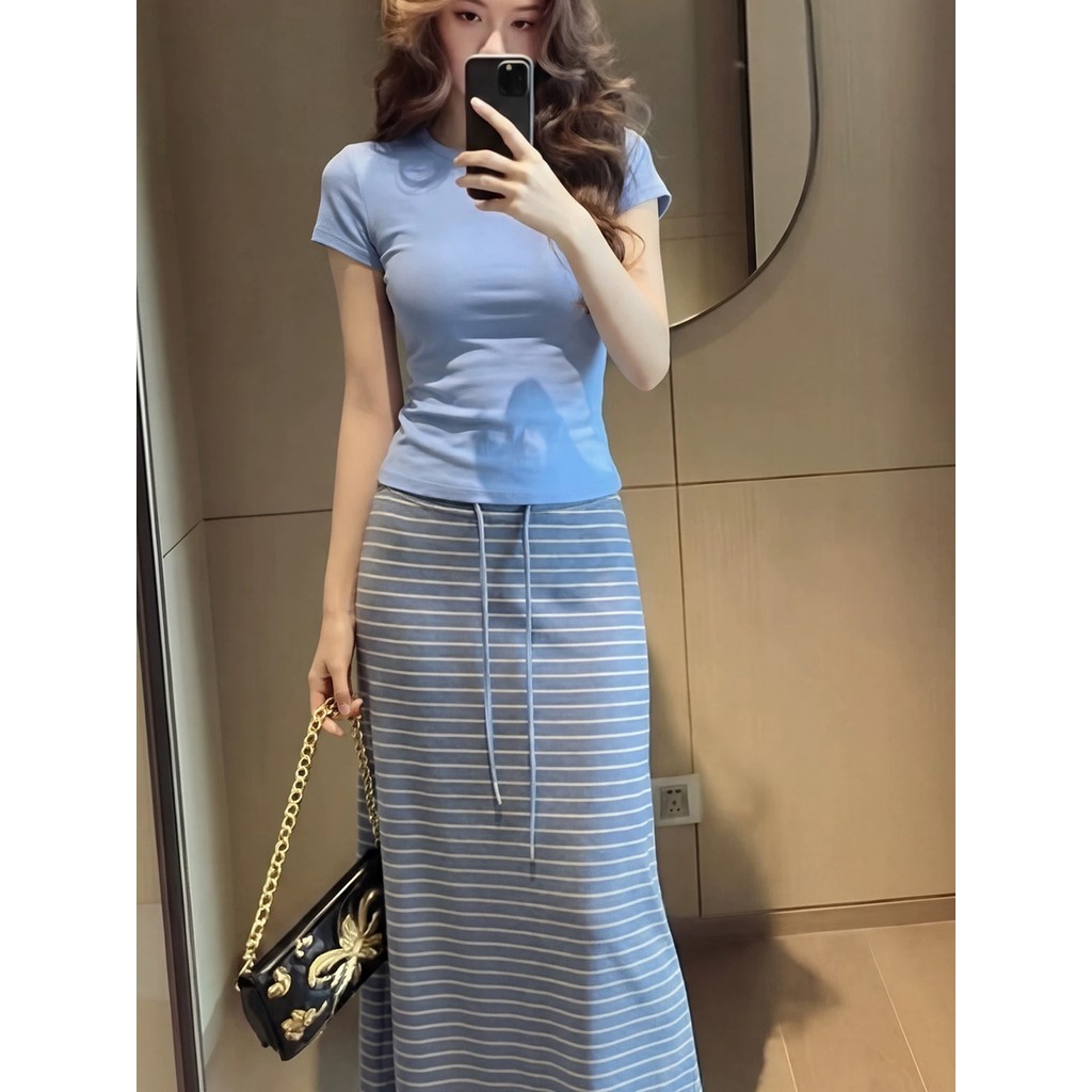 Golpe de produtos Niu X!Um conjunto completo exclusivo lindo Top listrado saia terno de duas peças feminino 2026 primave