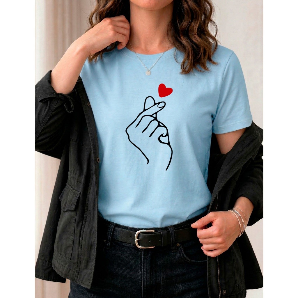 Camiseta Feminina Estampa Coração Coreano Confortável e Lave Delicada Estilosa Algodão 100%