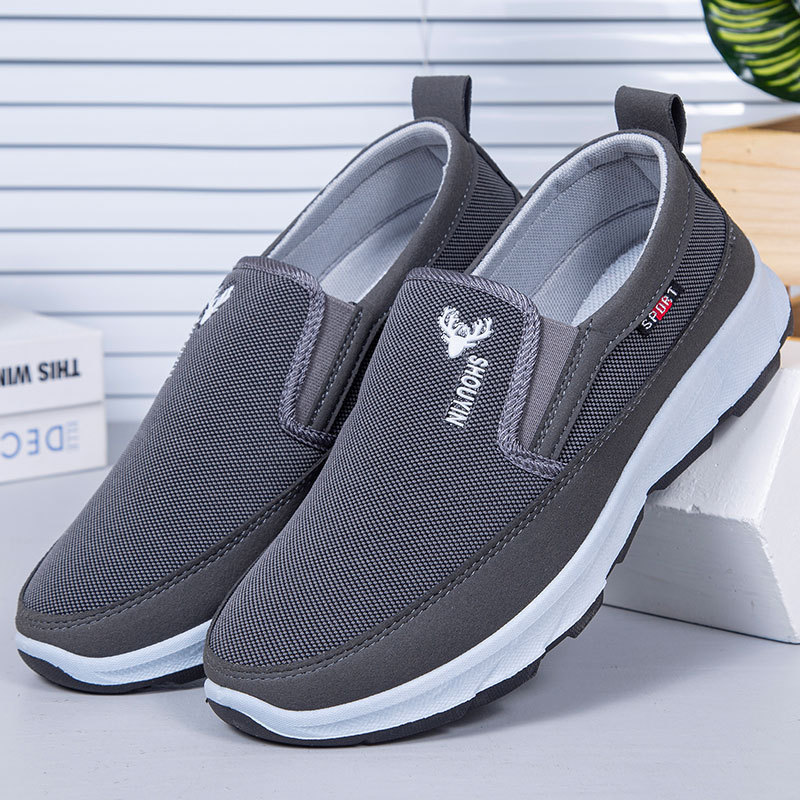 Sapatos de pano antigos de Pequim masculinos 2026 respiráveis e genuínos sapatos masculinos 2026 sapatos para idosos mas