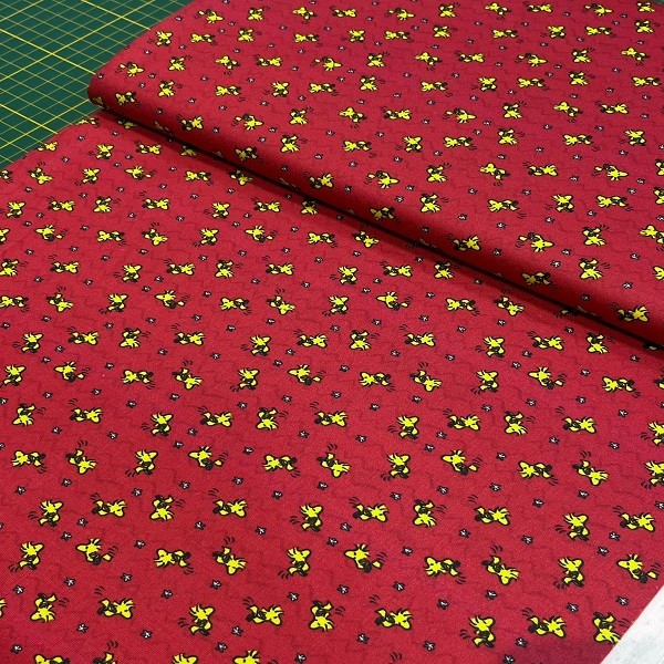 Tecido Tricoline Digital Mini Woodstck Coleção Snoopy Fundo Vermelho