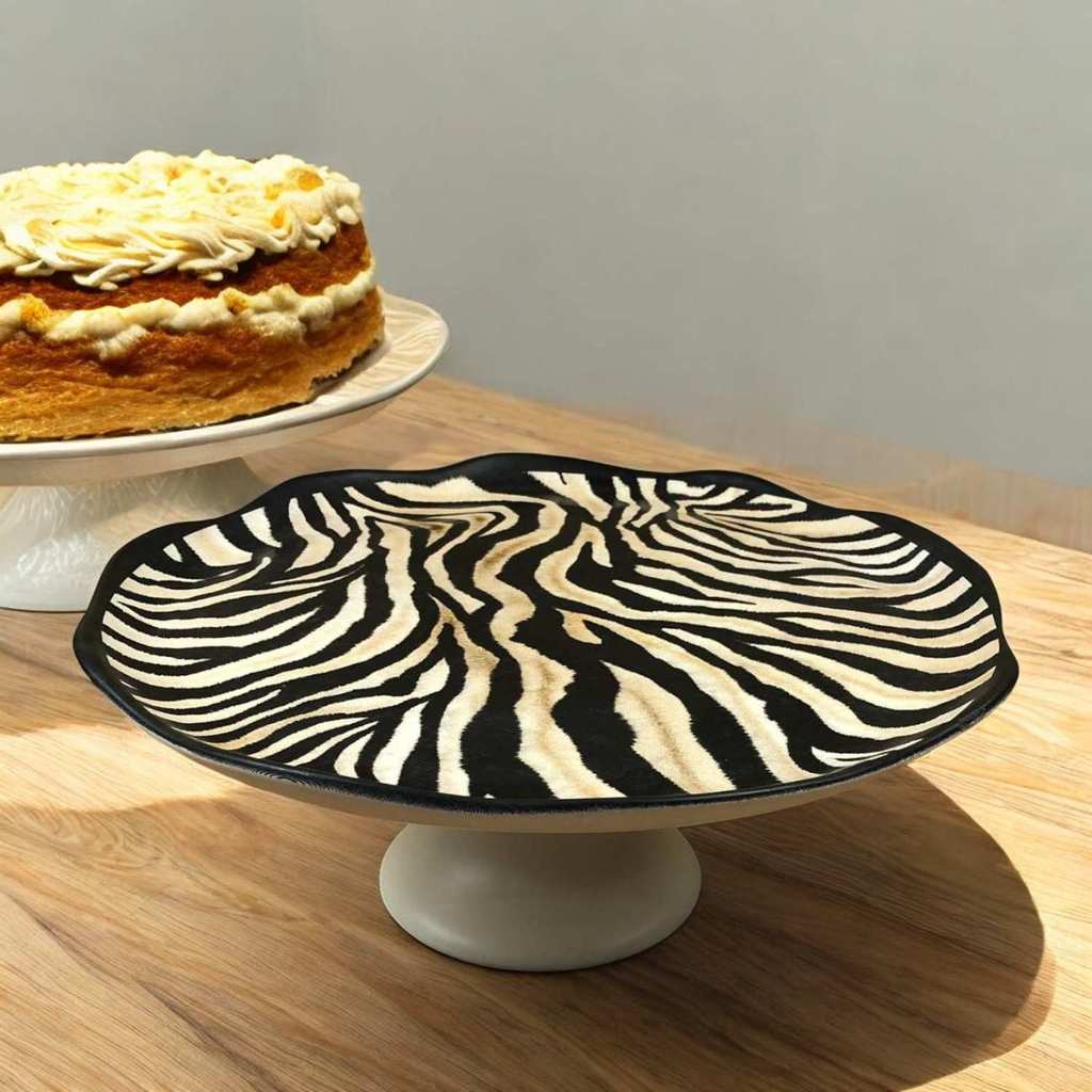 Prato de Bolo Porta Torta Boleira Com Pé Oreon 2ª Linha Cerâmica Scalla