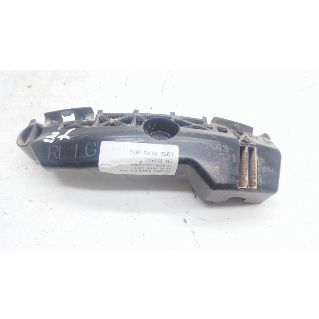 Guia Esquerdo Parachoque Traseiro Toyota Rav4 2.4 4x4 2010
