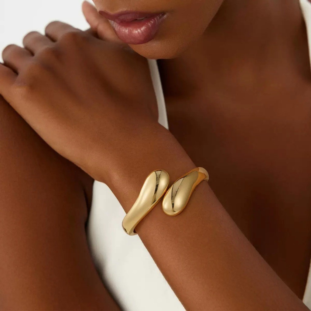 Bracelete feminino aberto duas gotas volumosas linhas orgânicas design moderno ajustável banhado Ouro 18K e Prata925
