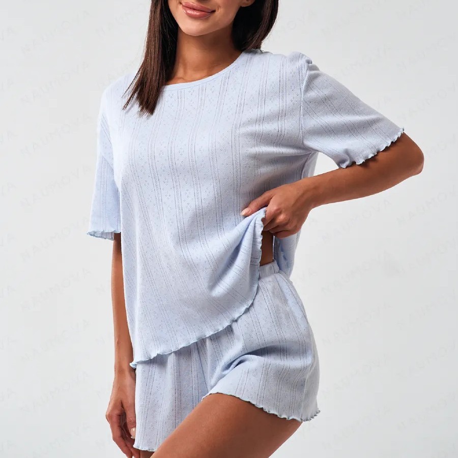 Conjunto de Roupas de Verão para Mulheres em Mistura de Algodão com Barra Enrolada e Mangas Três-Quartos e Shorts