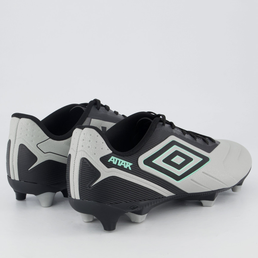 Chuteira Umbro Attak III Campo Cinza e Preta · foto 2