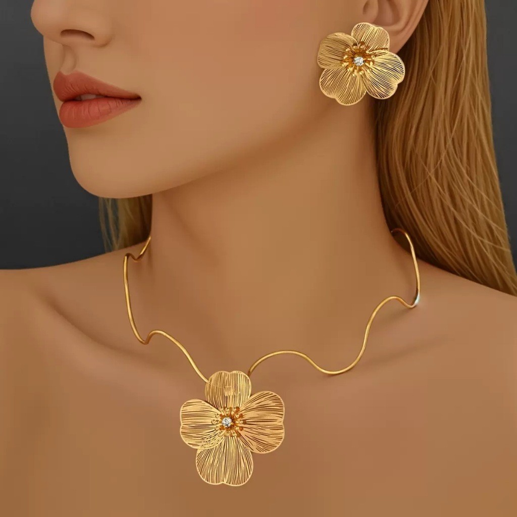 Kit colar e brincos flor grande design moderno elegante destaque banhado Ouro 18K e Prata925