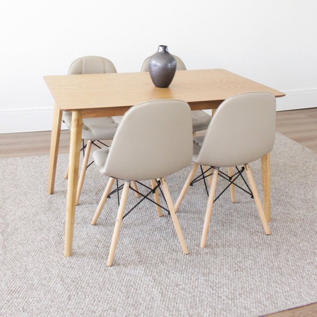 Conjunto Sala de Jantar Mesa 120x75cm Finlândia com 4 Cadeiras Eiffel Botonê  Nude/Natural