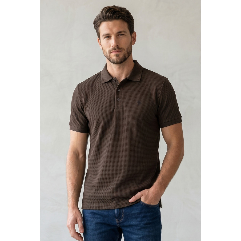Polo Piquet Texturizada Premium Polo Wear Marrom Escuro