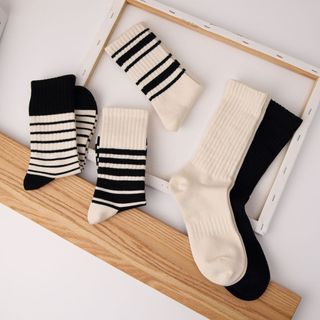 Outono inverno meias femininas originais ins na moda meias de tubo médio simples alta elástica listrado tubarão meia-cal
