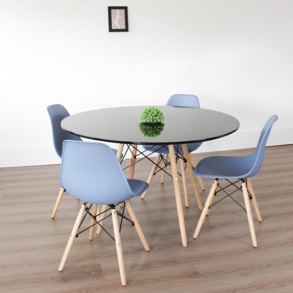 Conjunto Sala de Jantar Mesa Eiffel 120x75cm Tampo MDF com 4 Cadeiras Eiffel Botonê