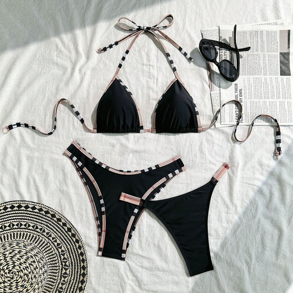 2026 novo estilo xadrez borda preto atado biquíni de três peças maiô feminino Sexy três pontos Split terno