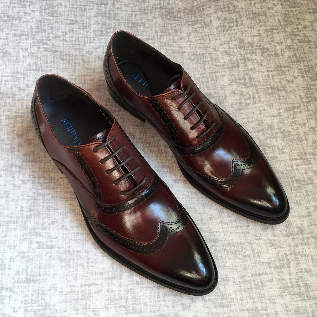 Bloco masculino bico fino versão europeia sapatos de couro na moda sapatos masculinos britânicos versão coreana oco escu