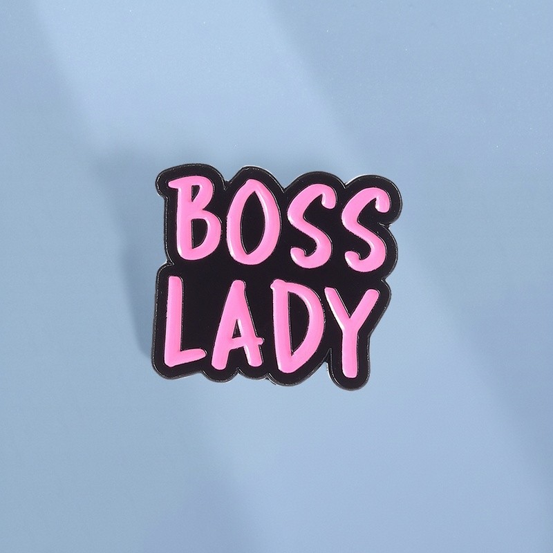 BOSS LADY Esmalte Pin Rosa Preto Menina Power Broche Lapela Emblemas Mochila Acessórios Presente Para Amigos
