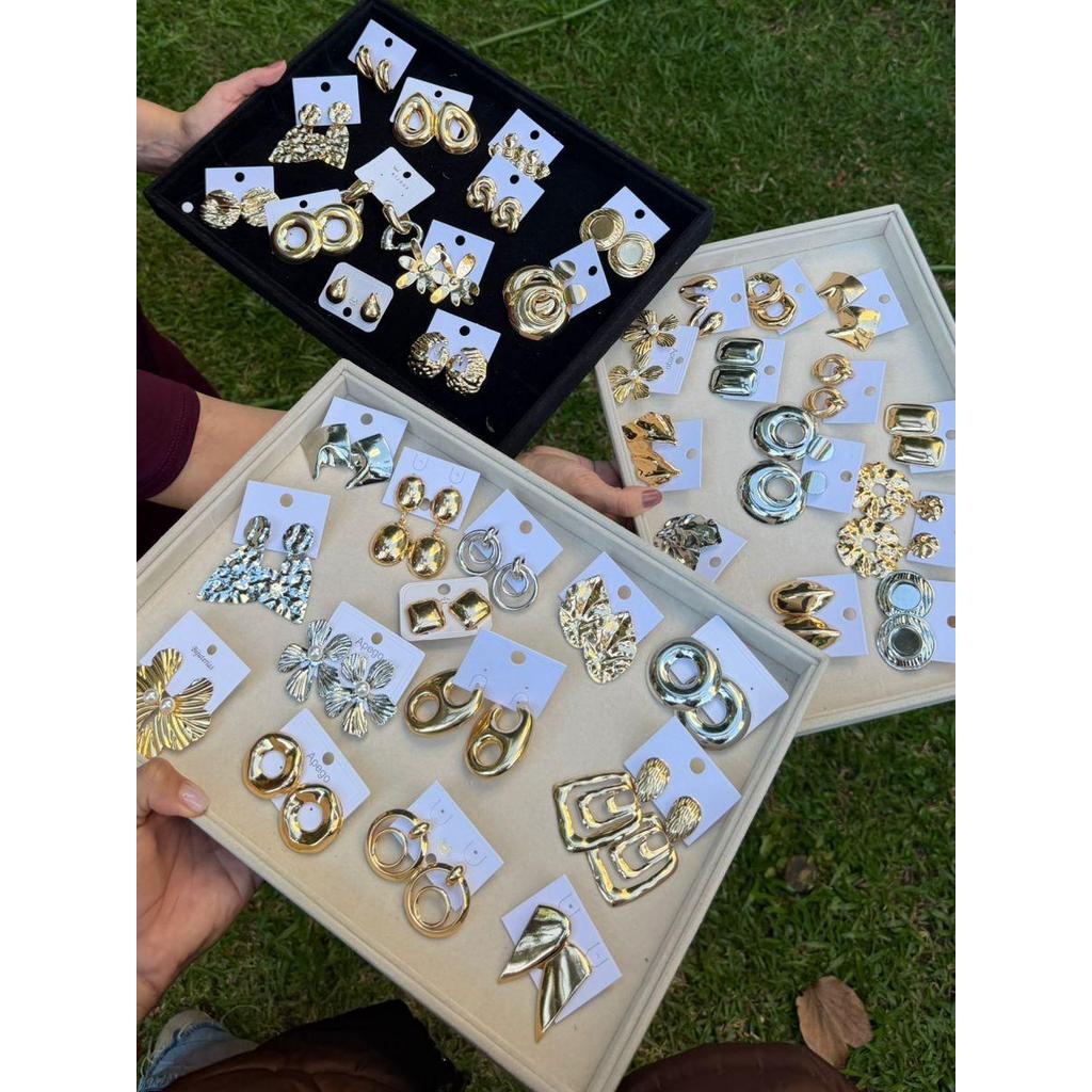 Kit Pares de Brincos Sortidos Folheados a Ouro e Prata Bijuterias Luxo Virais
