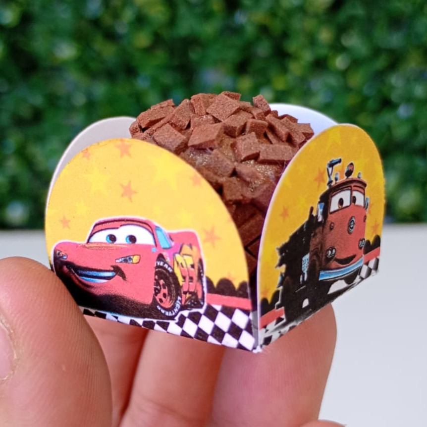 FORMINHA 4 PÉTALAS PARA DOCES  Relâmpago Mcqueen PARA DOCINHOS BRIGADEIRO FESTA INFANTIL ANIVERSARIO
