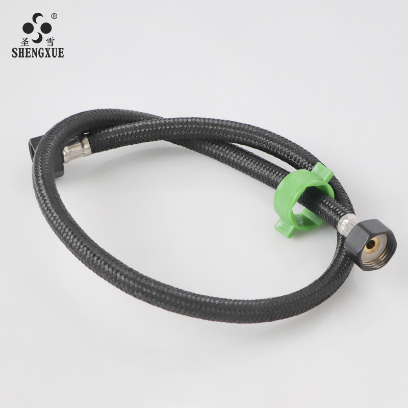 Tubo de entrada de água preto de 4 pontos Mangueira de vaso sanitário Tubo de água superior Aquecedor de água Tubo de co