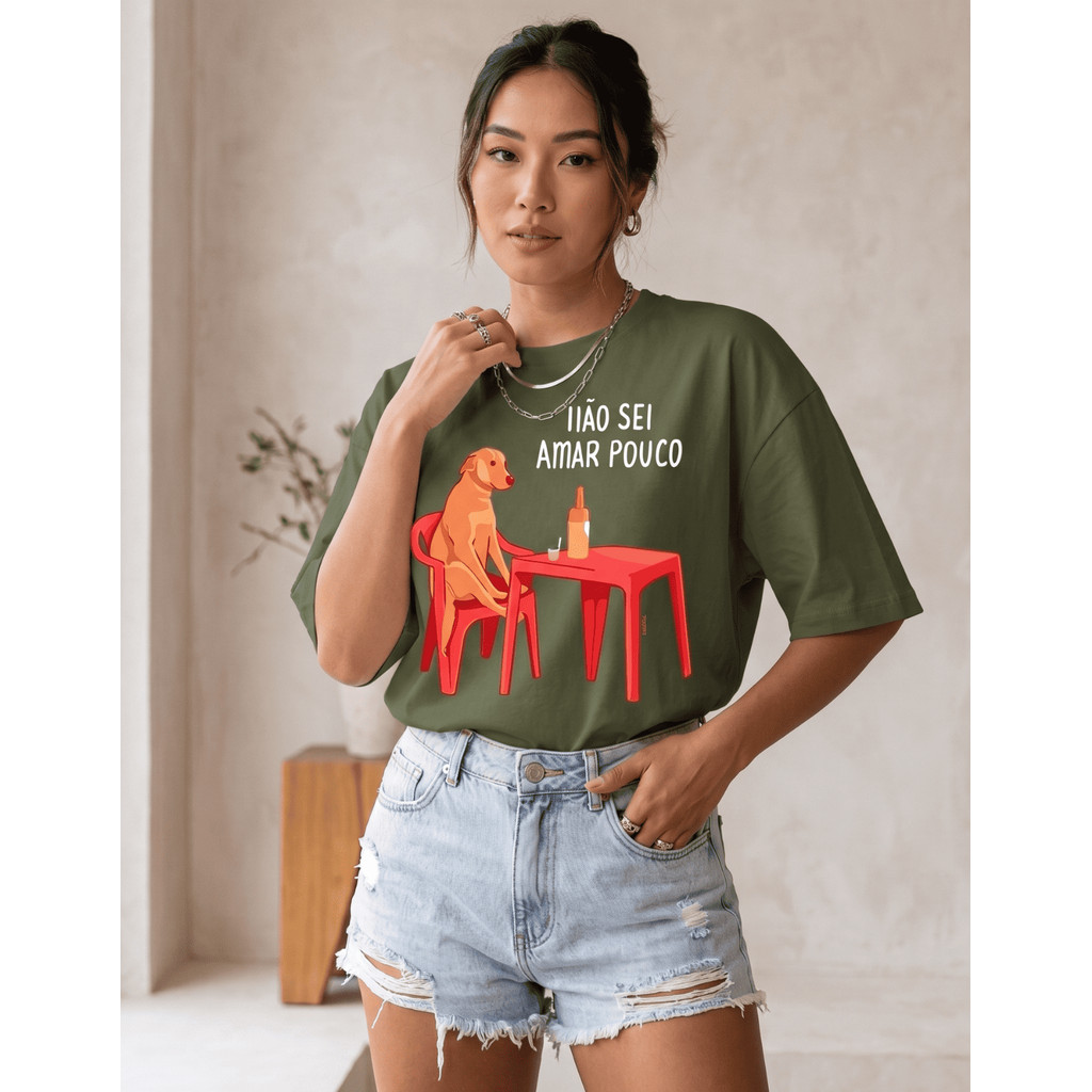 Camiseta Feminina Estampada Cachorro Caramelo Amar Pouco 100% Algodão Oversized Casual Streetwear Confortável Tendência