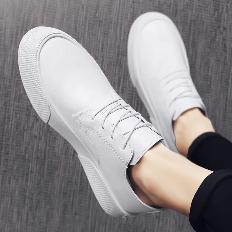 Sapatos de couro masculino verão respirável na moda sapatos masculinos 2026 novo estilo sapatos brancos tênis de sola gr