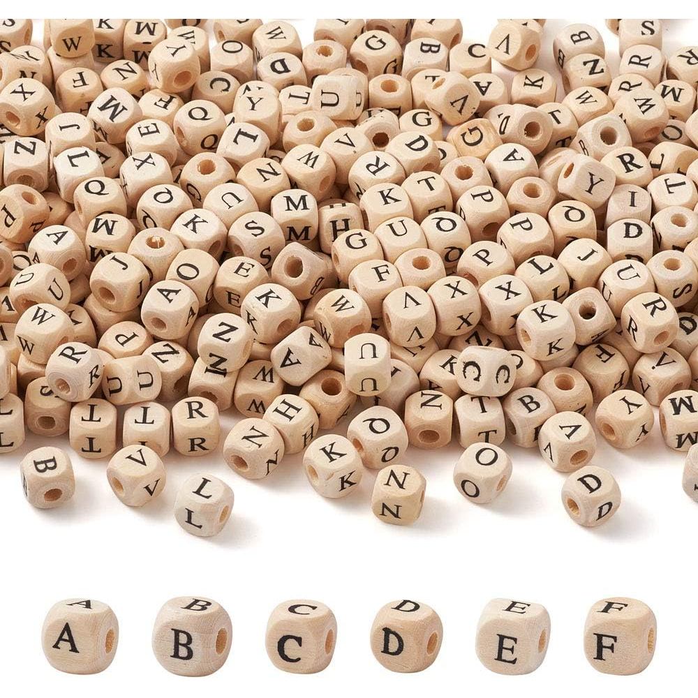 KISSITTY 520 peças/saco Contas de Madeira em Cubo com 26 Letras Iniciais 10mm Contas de Madeira Naturais Quadradas para