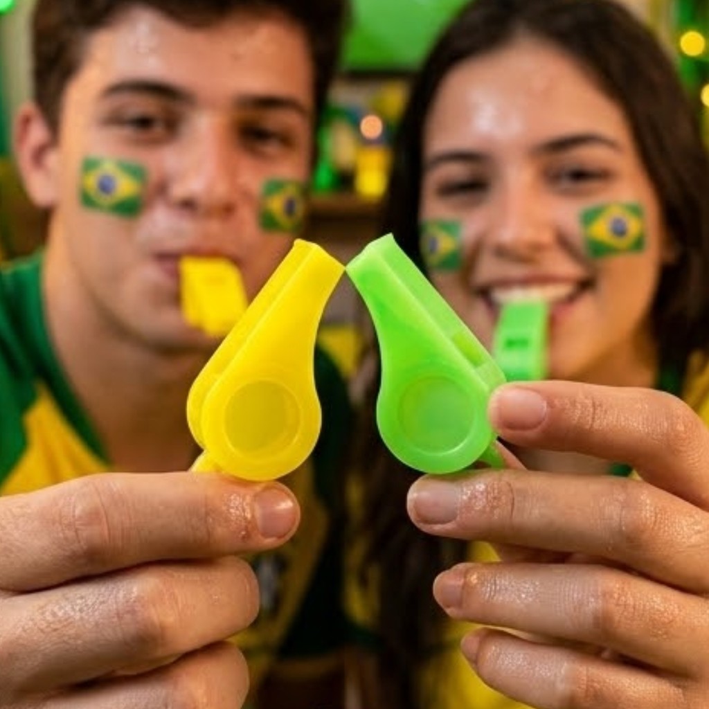 Apito Torcida Brasil Passador Cordão Som Alto Verde Amarelo Escolha Quantidade
