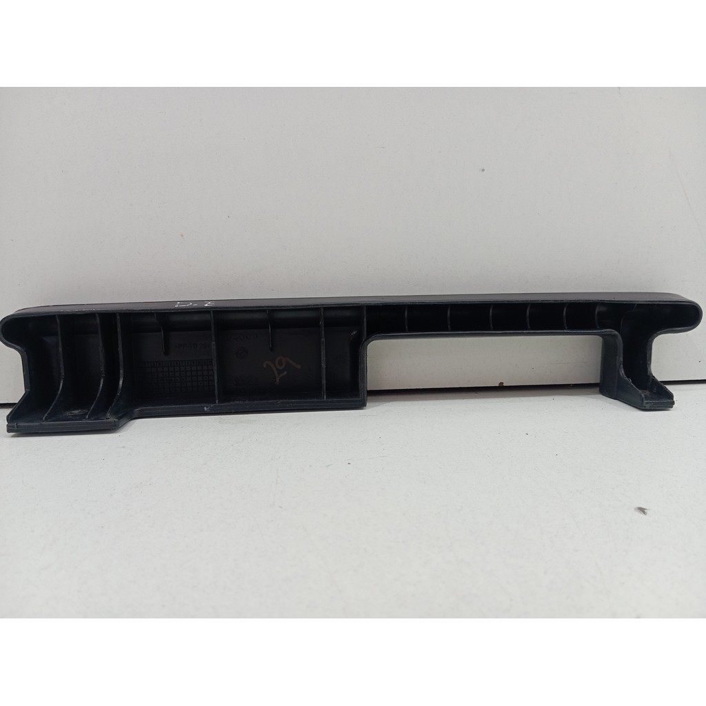 PUXADOR PORTA DIANTEIRO ESQUERDO UNO 2005 A 2012 1897492