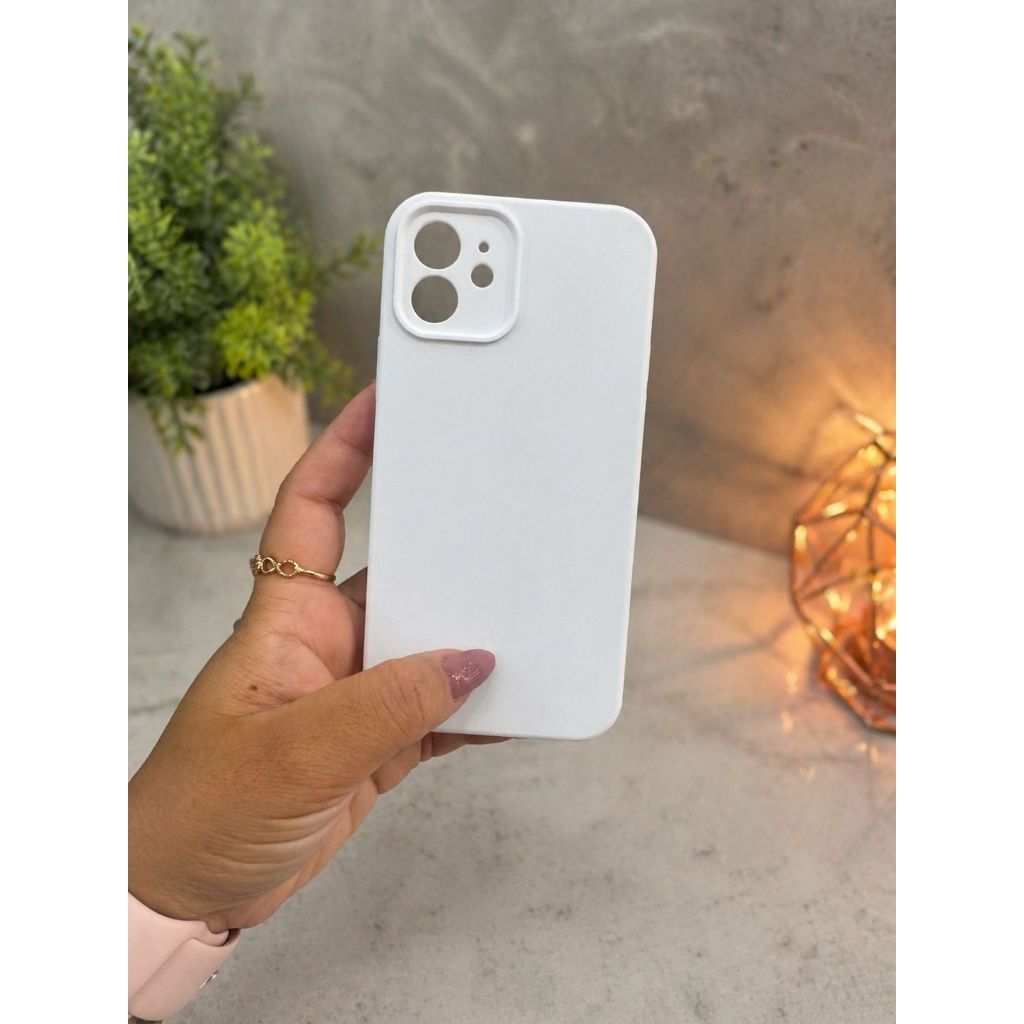 Capinha Silicone Premium (Câmera Fechada) Toque Aveludado Anti-Impacto | Proteção Total + Design Minimalista