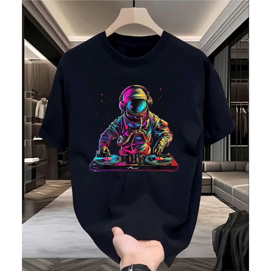 2026 Camiseta Feminina Astronauta DJ Colorido Moderno Estiloso Confortável Moda Feminina Tendência
