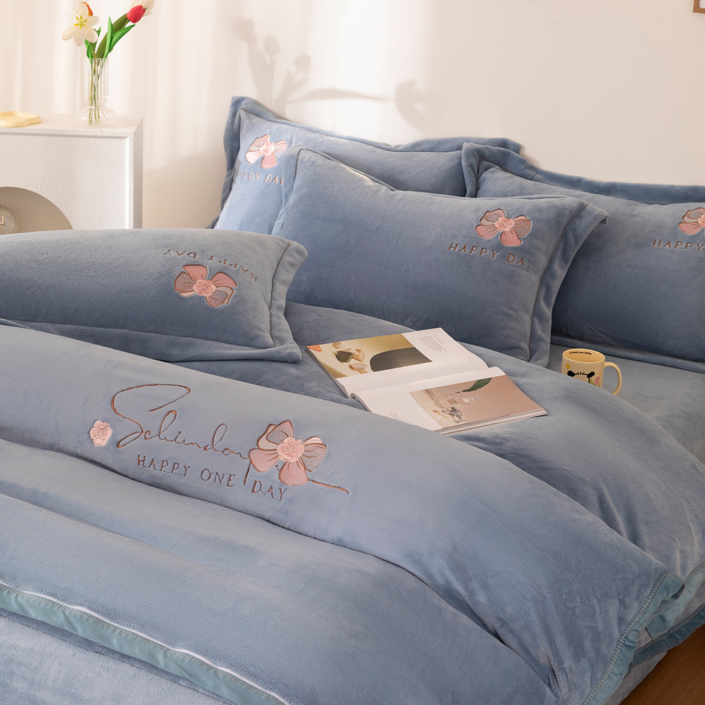 2024 novo estilo de cama de lã de leite conjunto de quatro peças outono inverno engrossado Coral velo flanela bordado co