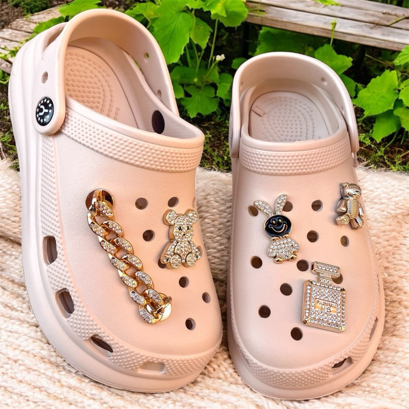 Croc Tamanco Plataforma com apliques Feminino, Praia Reveiilon Envio Full
