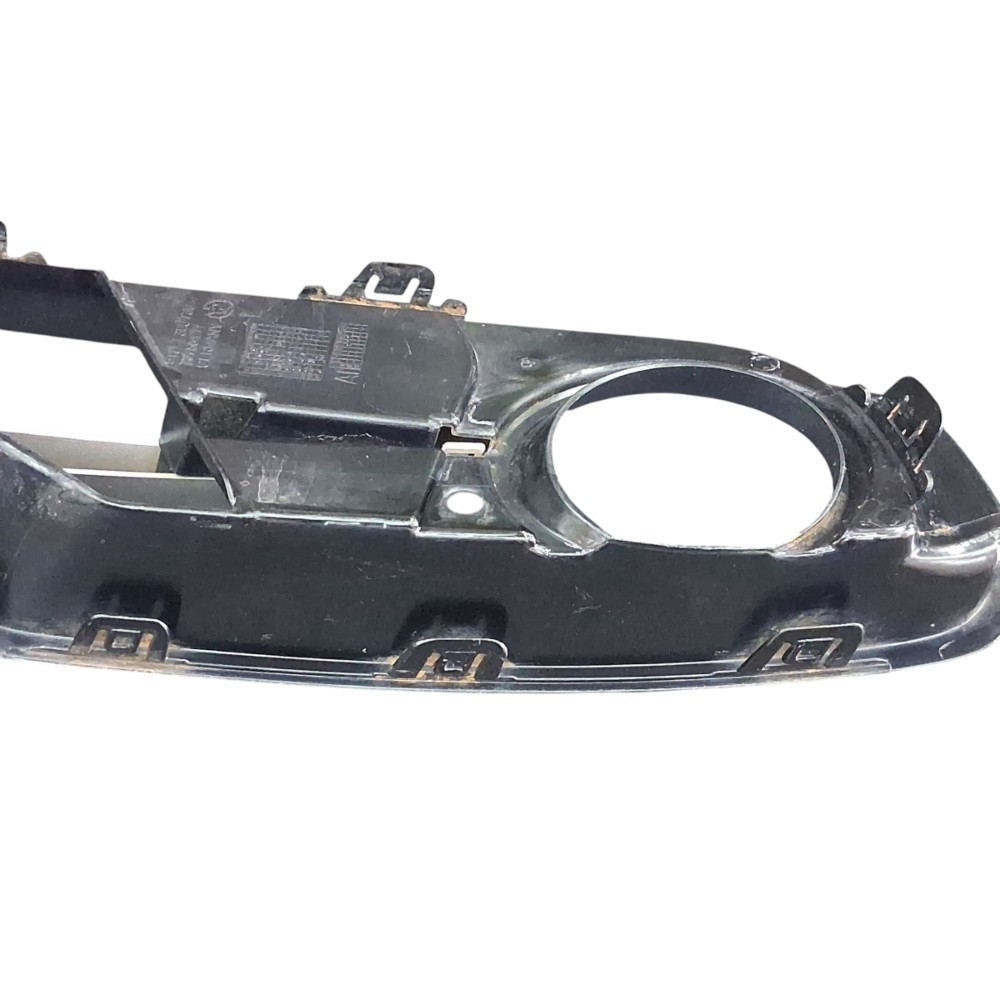 Grade Farol Milha Esquerdo Bmw 320i 2012/2018 C/detalhe Esquerdo