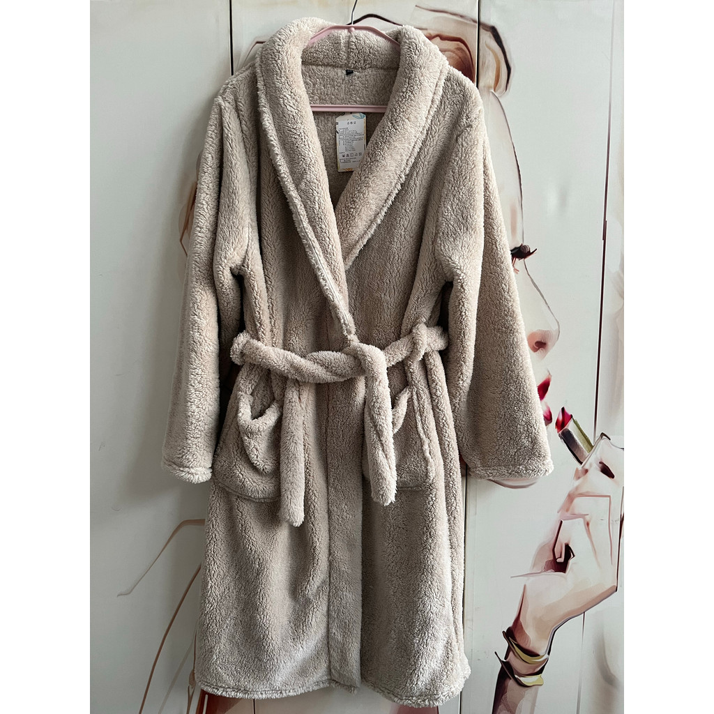 Original d macio pelúcia pele-amigável lapela cintura estreita amarrado meados de comprimento Loungewear pijamas absorve