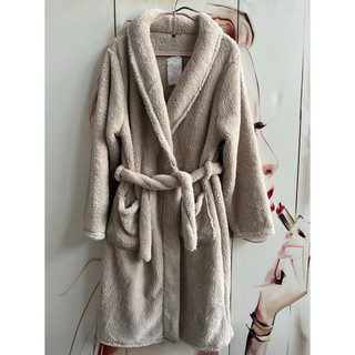 Original d macio pelúcia pele-amigável lapela cintura estreita amarrado meados de comprimento Loungewear pijamas absorve