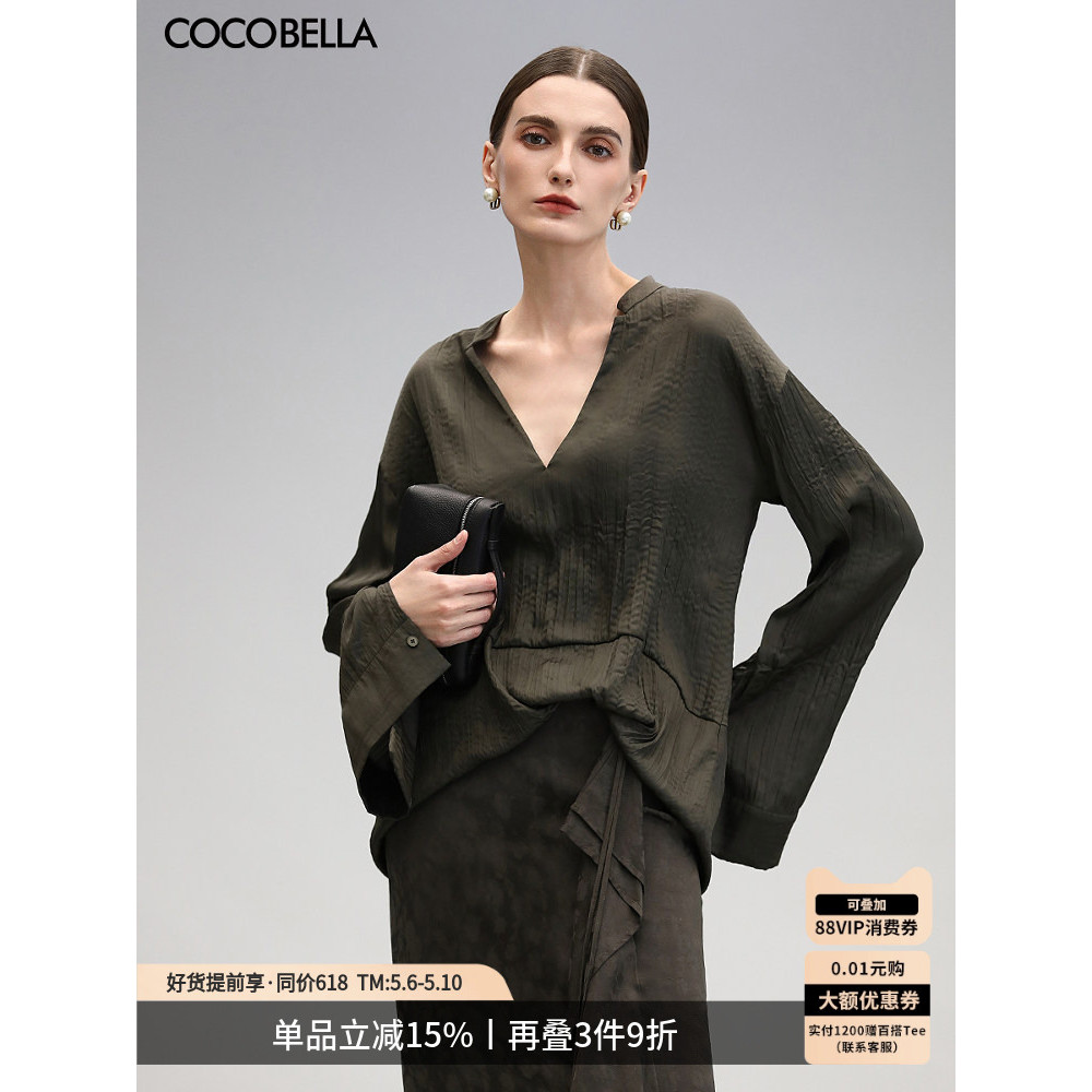 COCOBELLA novo estilo chinês tridimensional plissado camisa de cetim feminino com decote em V estilo chinês trompete man