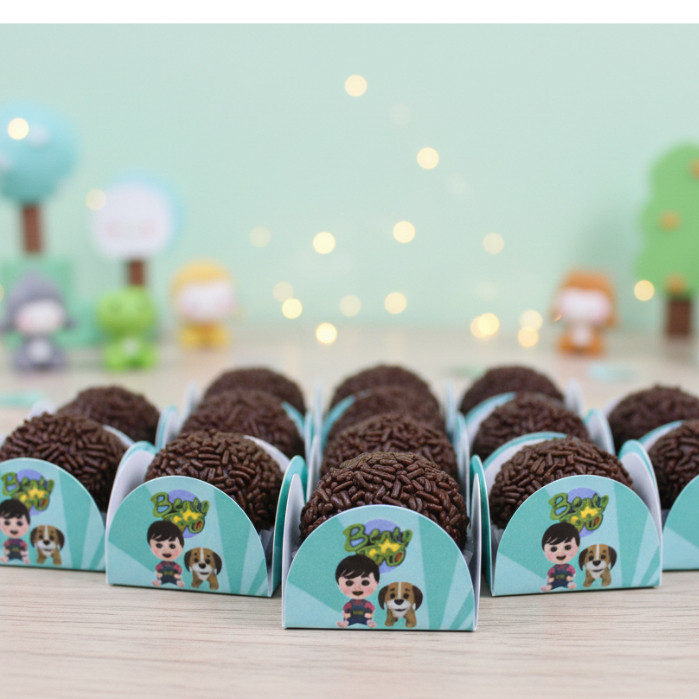 100 Forminhas Brigadeiro Docinho 4 Pétalas Bento Totó Para Festas Aniversários Eventos Doces Confeitaria Beijinho