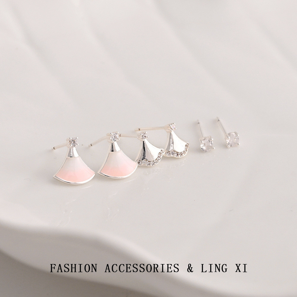 [Estoque pronto] Brincos de concha de diamante em forma de leque Temperamento Brincos de alta qualidade Moda Luz Brincos
