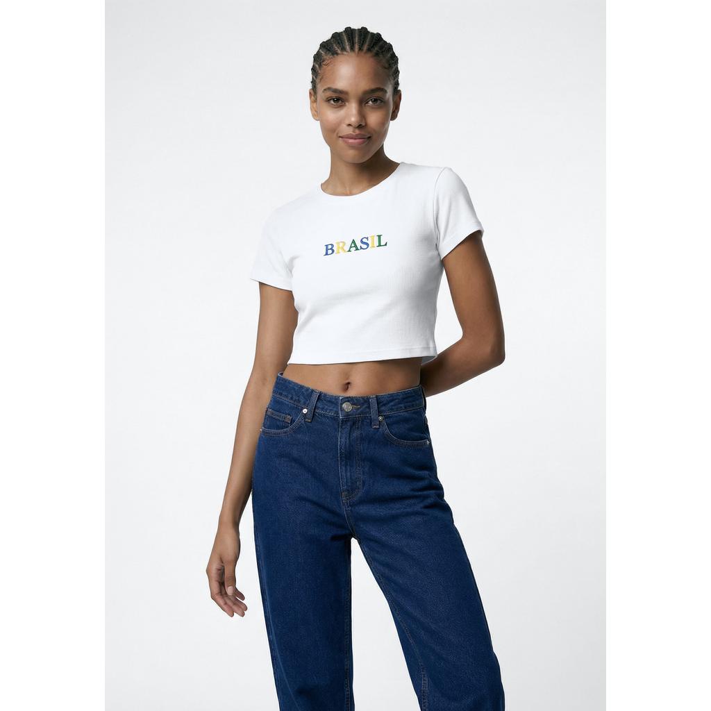 Camiseta Feminina Cropped Com Bordado Drop Brasil