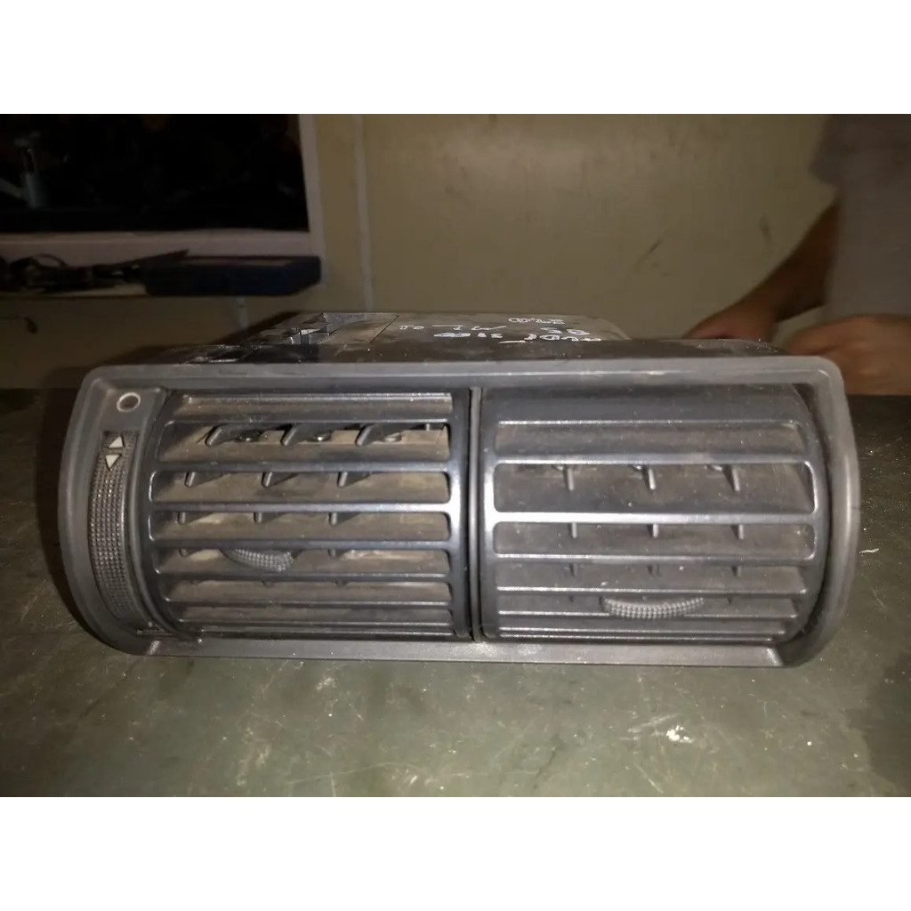 Difusor Ar Direito Audi S100 1995 - 4a1820902