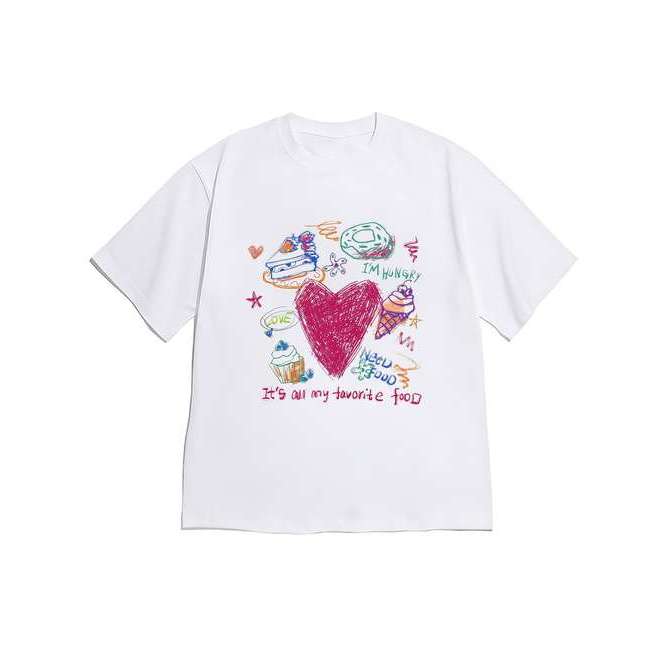 Camiseta Feminina Corações Coloridos Comidas Desenhadas Monograma Confortável Divertida Estilosa Verão