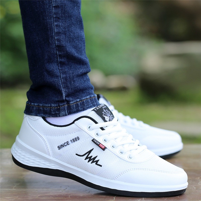 Sapatos masculinos 2026 novo estilo verão malha respirável velho pequim pano sapatos masculinos brancos sapatos esportiv