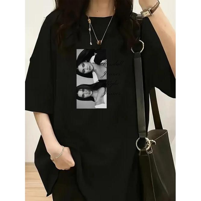 Camiseta Feminina Retratos Kendall Jenner Kylie Jenner Estampada Larga Confortável Estilosa Moderna Casual