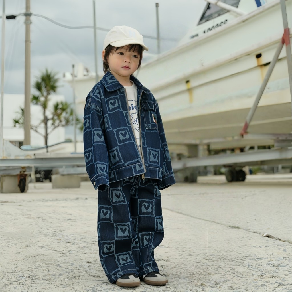 Theioioio Jaqueta Jeans Infantil Estampa Corações Denim Indigo Roupa Boutique de Menina e Menino 2-6 Anos TRC10134