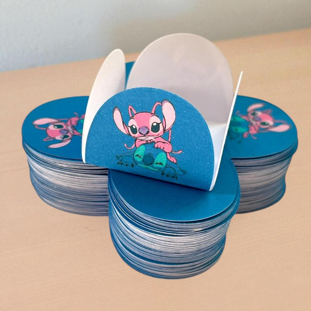 100 Forminhas Docinho 4 Pétalas Stitch e Angel Azul para Festas Aniversários Eventos Doces Confeitaria Brigadeiro