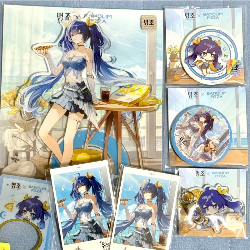 Merchandise da Colaboração Wuthering Waves x Banollim Pizza: Standee de Alto Valor do Yuno, Cartão Transparente, Crachá.