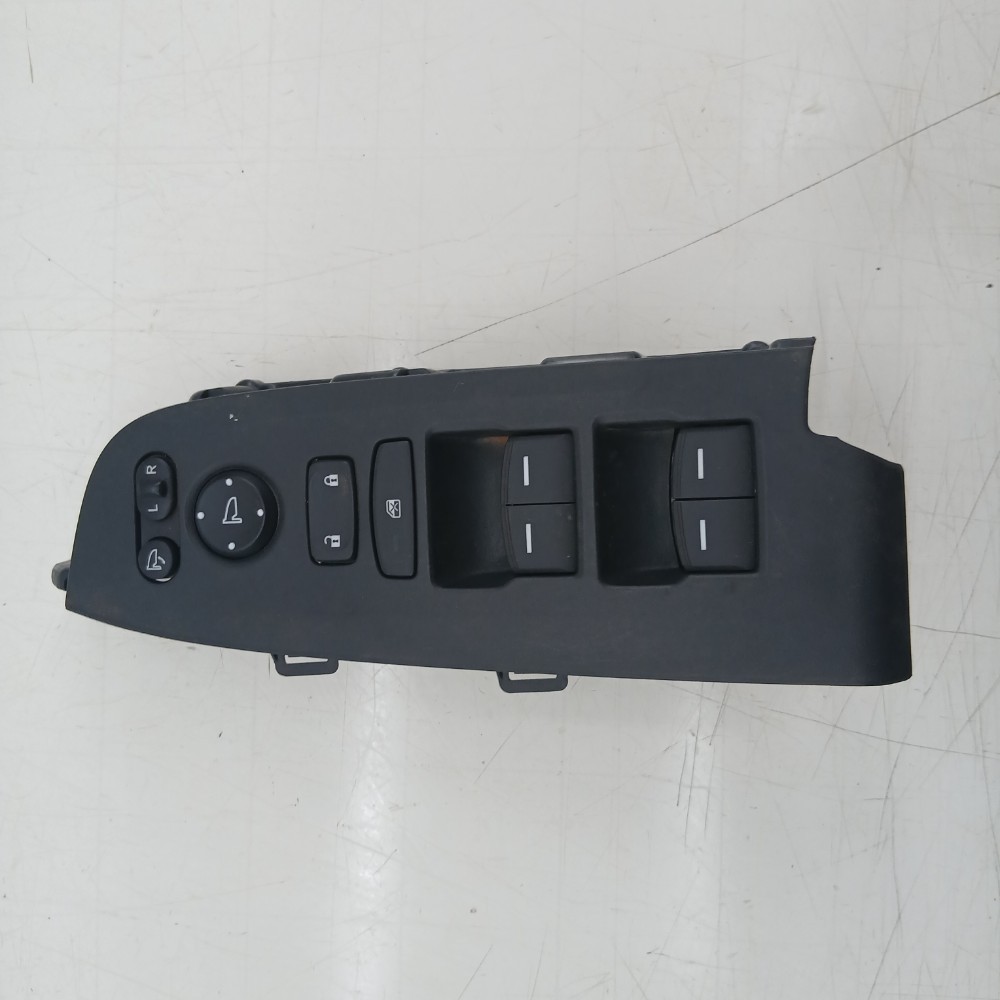 Comando Botão Vidro Elétrico Dianteiro Esquerdo Honda Hrv 24