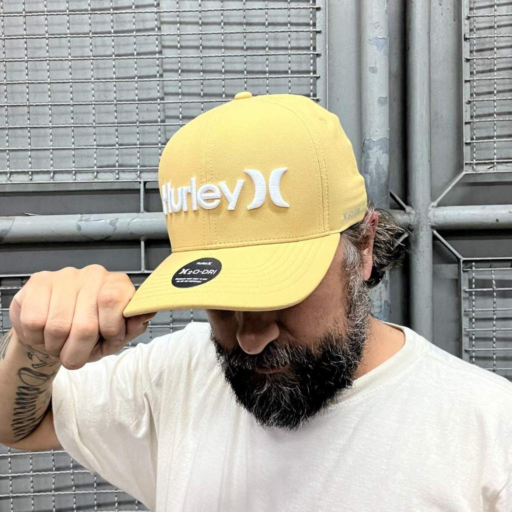 Boné Hurley Snapback One e Only H2O-DRI Bege HYAC0105743