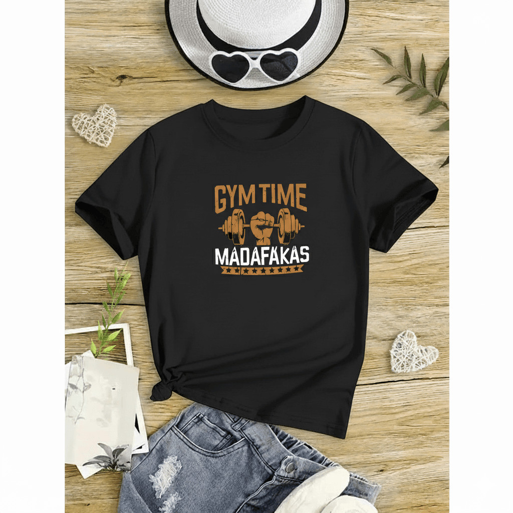 Camiseta Feminina "Gym Time Madafakas" Crop Top Halteres Academia Preta Confortavel Divertida Estilosa Verão